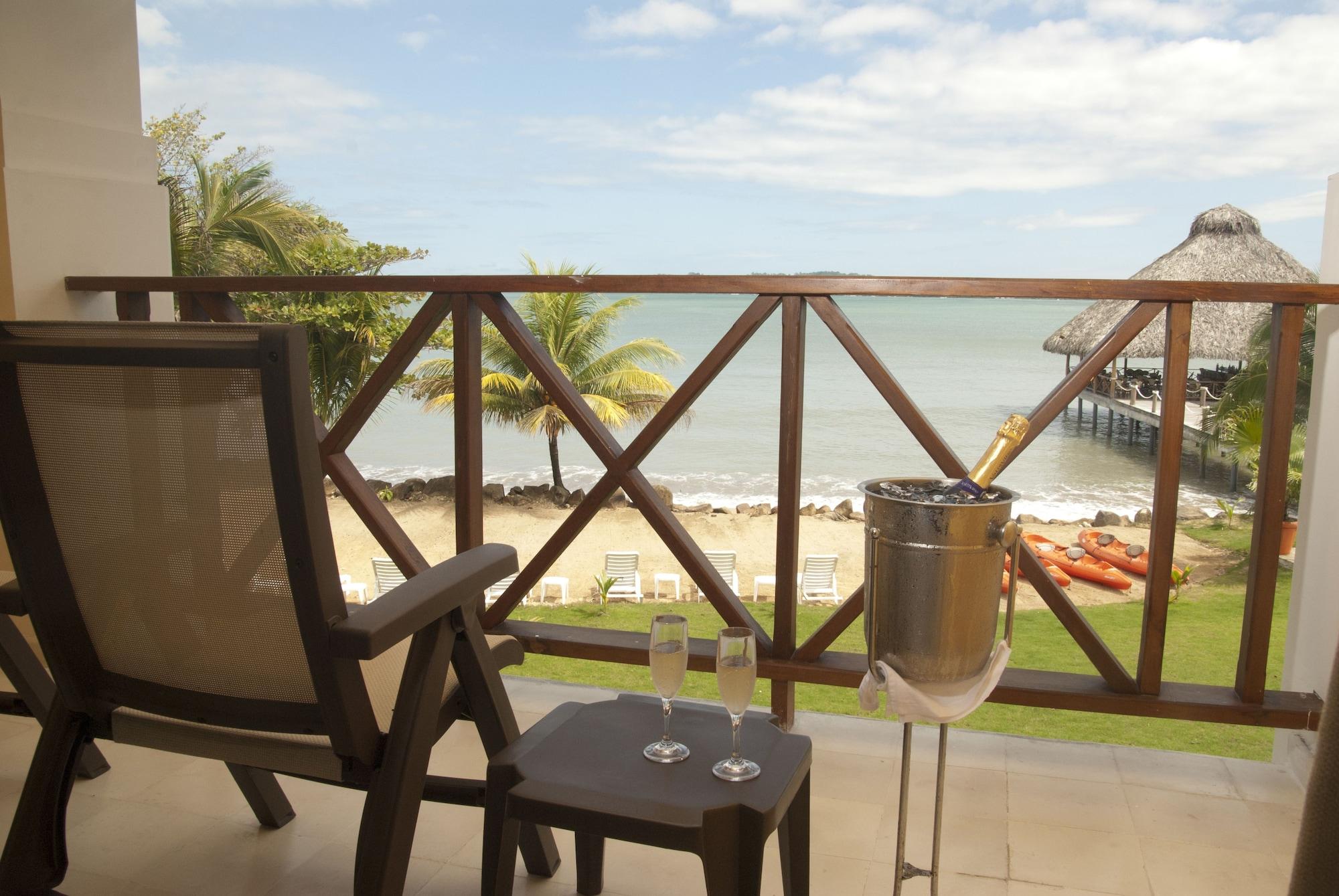 Playa Tortuga Hotel And Beach Resort 보카스 타운 외부 사진
